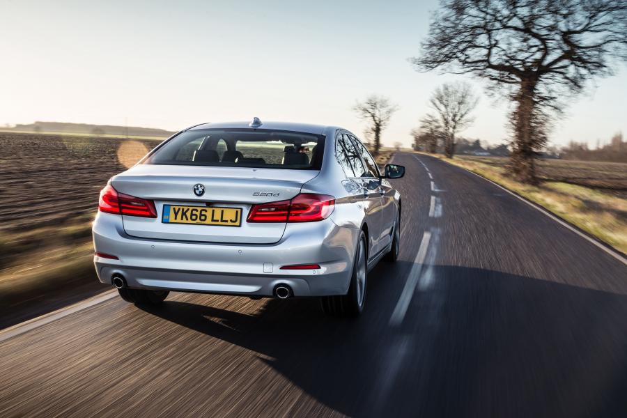  BMW 520d SE Sedan 2017 года  (UK) (фото 7 из 18)